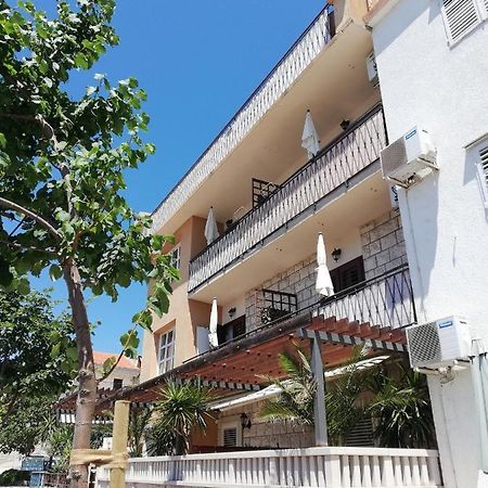 Apartmani Mistral Макарска Екстериор снимка