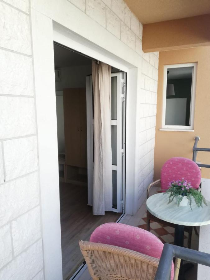 Apartmani Mistral Макарска Стая снимка