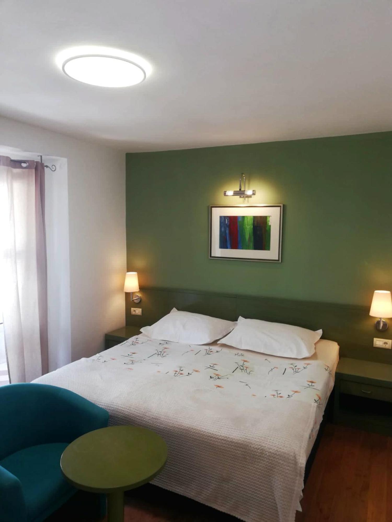 Apartmani Mistral Макарска Стая снимка